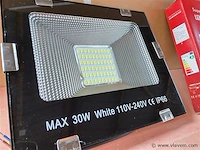 20x ongebruikt 30w led smd floodlight - afbeelding 10 van  11