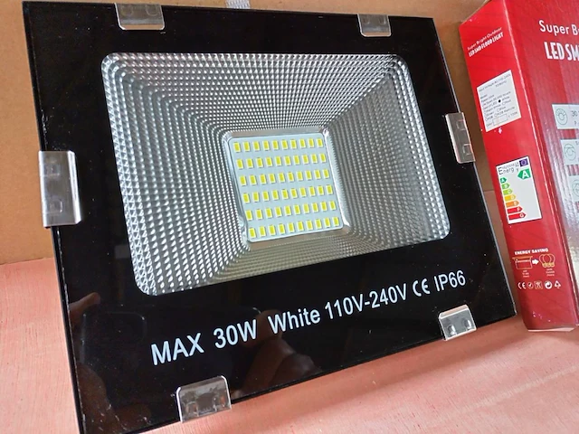 20x ongebruikt 30w led smd floodlight - afbeelding 1 van  11