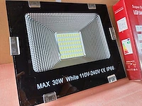20x ongebruikt 30w led smd floodlight - afbeelding 1 van  11