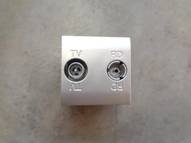 20x stopcontact radio/tv bticino - afbeelding 1 van  3