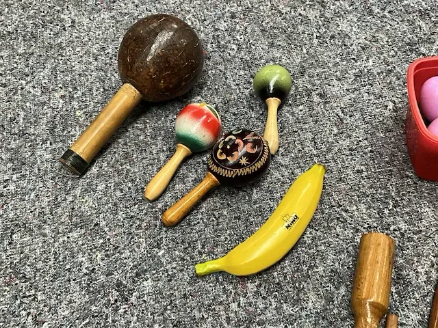 21 diverse percussie instrumenten - afbeelding 3 van  6