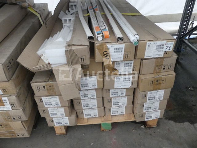 21 dozen met 10 nieuwe led tl buizen advance t8 un v 1200 - afbeelding 1 van  3