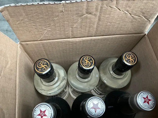 21 flessen vodka xarov red - afbeelding 6 van  6