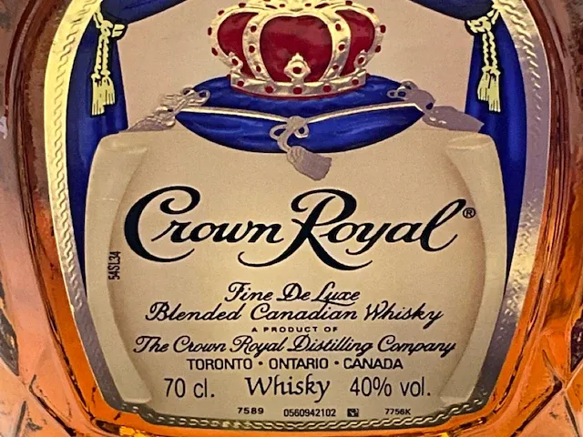 21 flessen whiskey crown royal - afbeelding 4 van  5