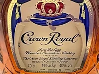 21 flessen whiskey crown royal - afbeelding 4 van  5