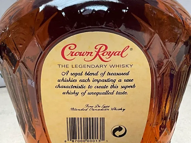 21 flessen whiskey crown royal - afbeelding 5 van  5