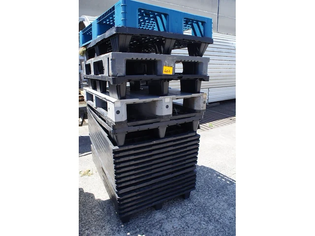 21x 80x120 plastic palletten - afbeelding 1 van  2
