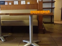 21x houten tafel vv metalen voet