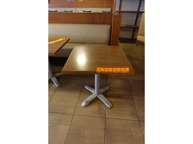 21x houten tafel vv metalen voet - afbeelding 3 van  3