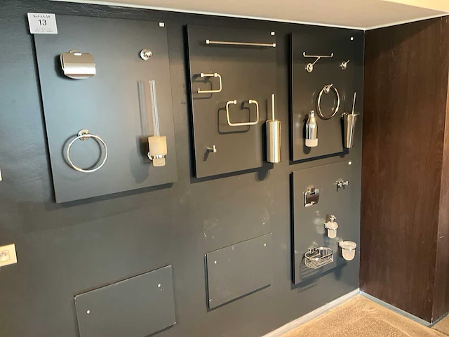 22 diverse bad en toilet accessoires - afbeelding 1 van  13