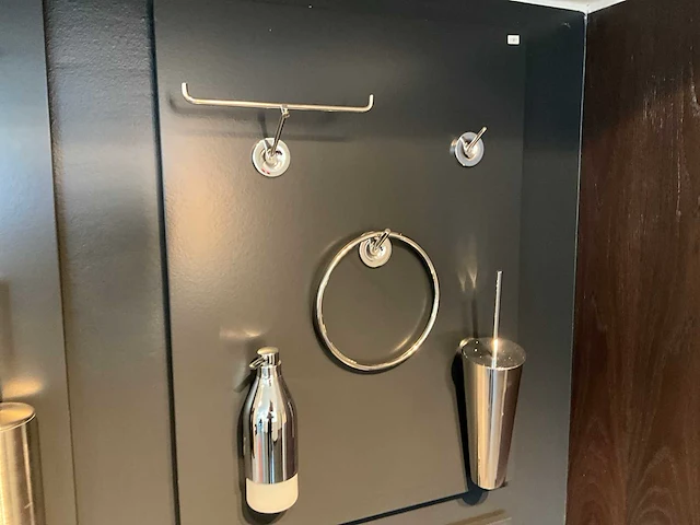22 diverse bad en toilet accessoires - afbeelding 8 van  13