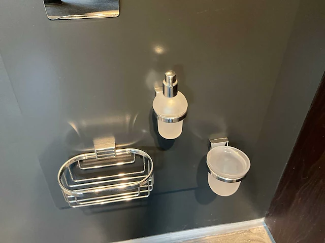 22 diverse bad en toilet accessoires - afbeelding 10 van  13
