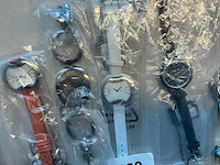 22 diverse horloges olivier strelli - afbeelding 11 van  12
