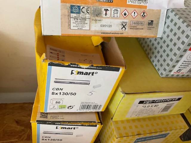 22 dozen nagelpluggen; houtboutschroeven; schroeven; spanstiften - afbeelding 3 van  7
