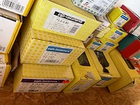 22 dozen nagelpluggen; houtboutschroeven; schroeven; spanstiften - afbeelding 5 van  7