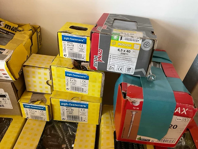 22 dozen nagelpluggen; houtboutschroeven; schroeven; spanstiften - afbeelding 6 van  7