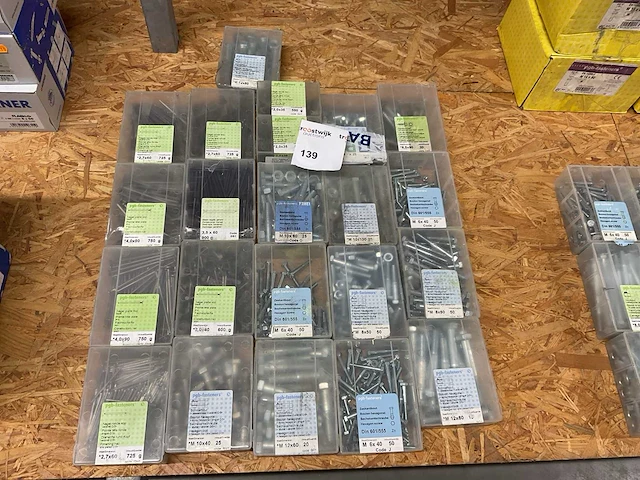 22 dozen nagels; zeskantbouten; schroefbout; stalen nagels - afbeelding 1 van  6