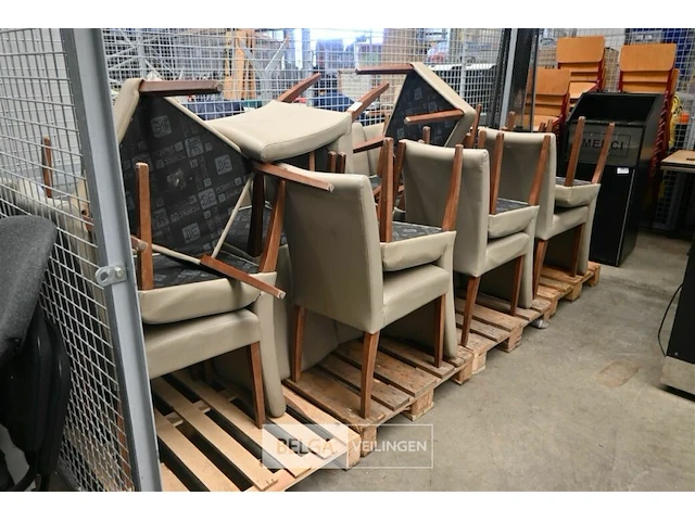 22 eetkamer stoelen 48x95x65 - afbeelding 1 van  3