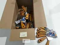 22 x plamuurmessen mix maten flexibel houten handvat - afbeelding 2 van  3