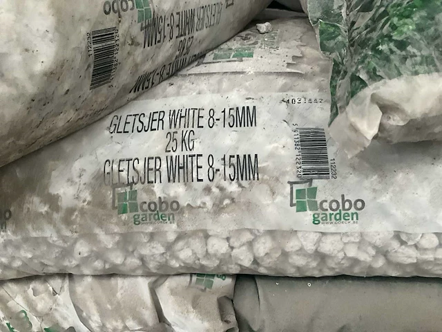 22 zakken sierkeien cobo garden gletsjer white 8-15 mm(25kg) - afbeelding 3 van  4