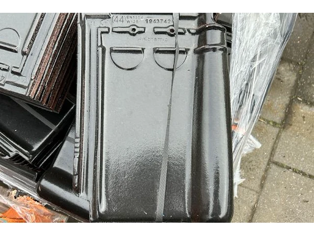 220 zwarte dakpannen koramic - afbeelding 5 van  7