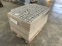2251 potjes verf - afbeelding 1 van  8