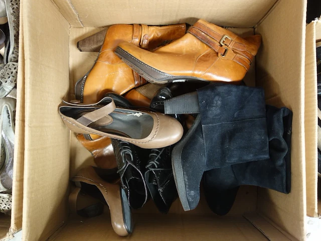 22x diverse schoenen - afbeelding 1 van  4