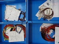 22x grijpbak + inhoud diverse assemblagematerialen - afbeelding 3 van  7