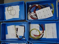 22x grijpbak + inhoud diverse assemblagematerialen - afbeelding 6 van  7