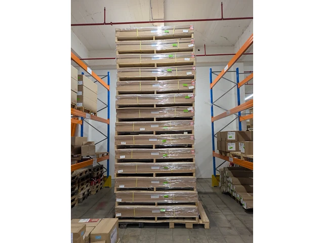 22x grote kist + 88x pallet pdlc white 0.38 - afbeelding 1 van  21