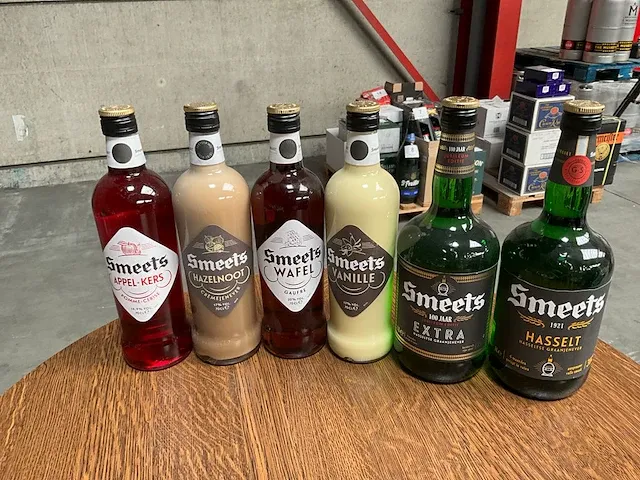 23 diverse jenevers smeets - afbeelding 1 van  6