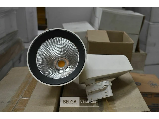±23 dozen div lampen en spots - afbeelding 5 van  10