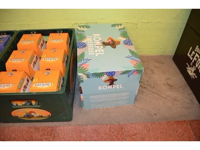 23 fl. palm 25cl, 38 fl. gentse strop blond 33cl, 64 fl. grimbergen dubbel 33cl, 32 fl. grimbergen blond 33cl, 40 fl. kasteelbier tripple 33cl, 72 fl. kasteelbier rouge 33cl, 23 fl. maredsous bruin 33cl - afbeelding 3 van  10