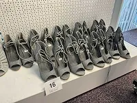 23 paar diverse hakken/sandalen en laarzen - afbeelding 7 van  7