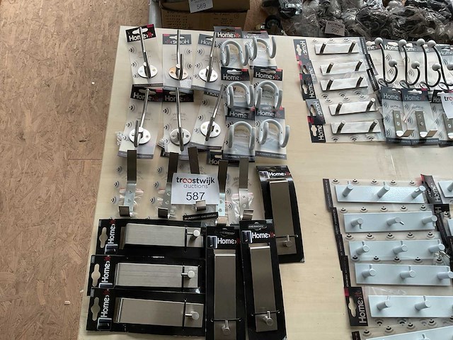 23 x kapstokken - afbeelding 1 van  9