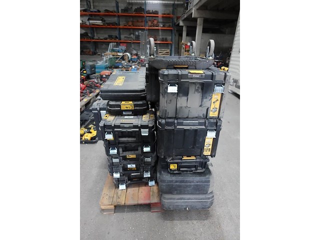 23x lege werkkoffer dewalt - afbeelding 1 van  6