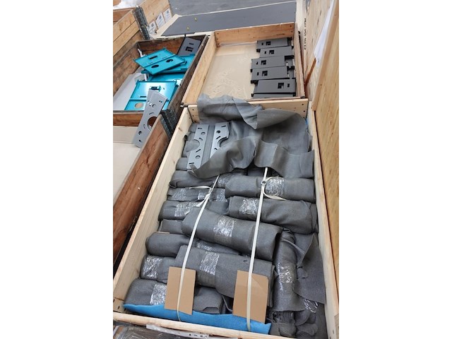 23x pallet metalen onderdelen laadpaalproductie - afbeelding 3 van  15
