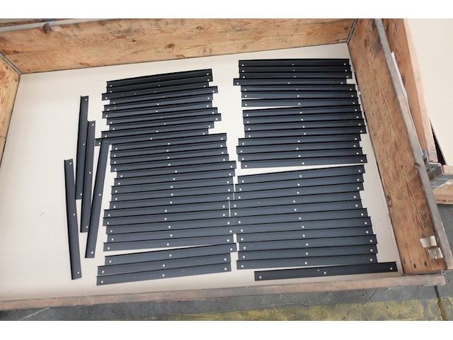 23x pallet metalen onderdelen laadpaalproductie - afbeelding 8 van  15