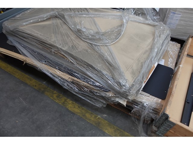 23x pallet metalen onderdelen laadpaalproductie - afbeelding 10 van  15