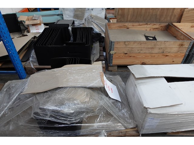 23x pallet metalen onderdelen laadpaalproductie - afbeelding 11 van  15