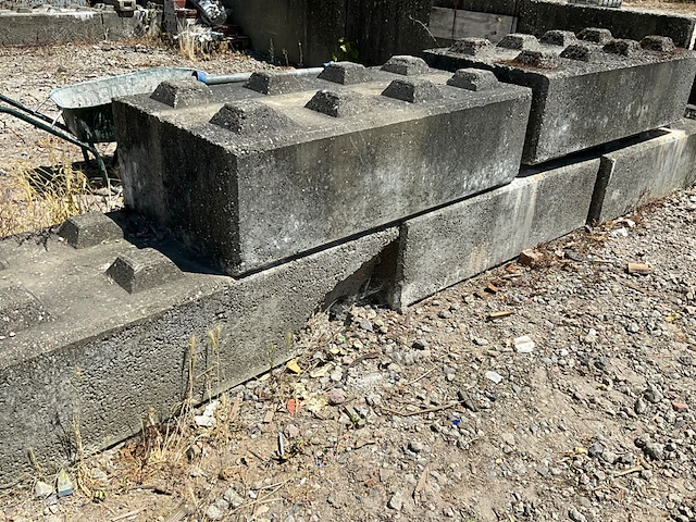 24 betonnen legoblokken - afbeelding 5 van  5