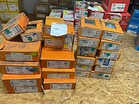 24 dozen hulzen; keilankers; keilbouthulzen - afbeelding 1 van  9
