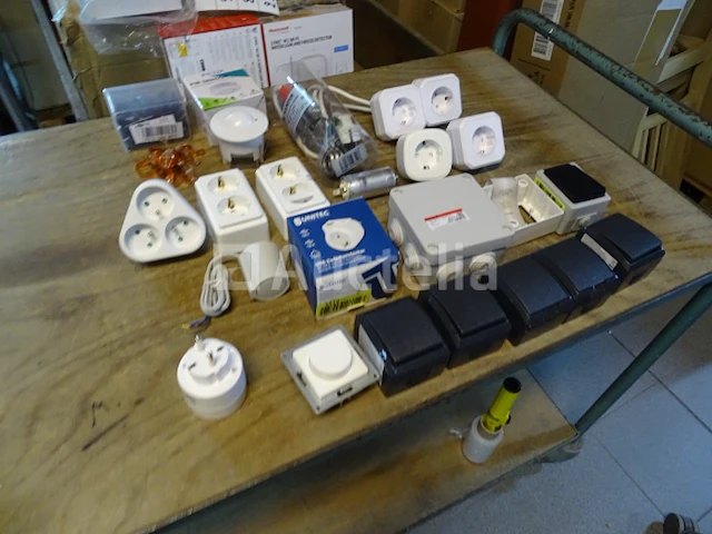 24 elektrische sets (zie foto's) - afbeelding 1 van  17