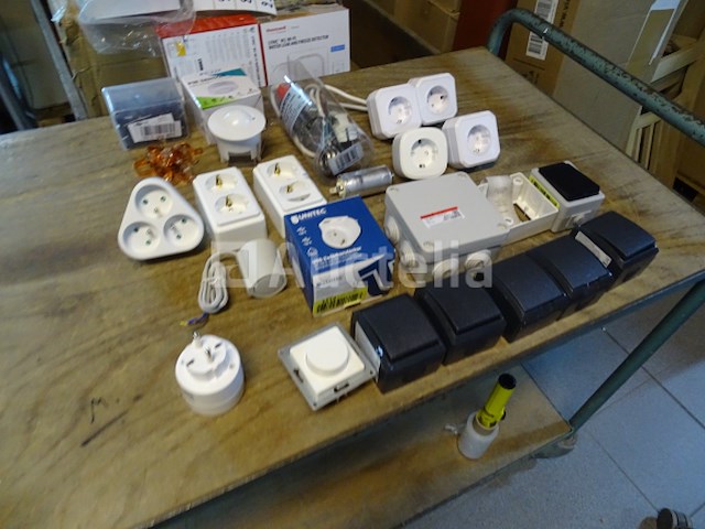 24 elektrische sets (zie foto's) - afbeelding 1 van  17