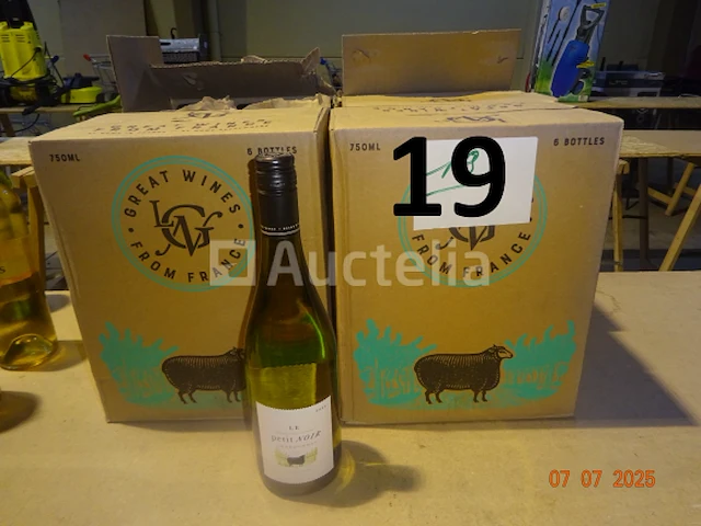 24 flessen witte "le petit noir chardonnay" wijn - afbeelding 2 van  2