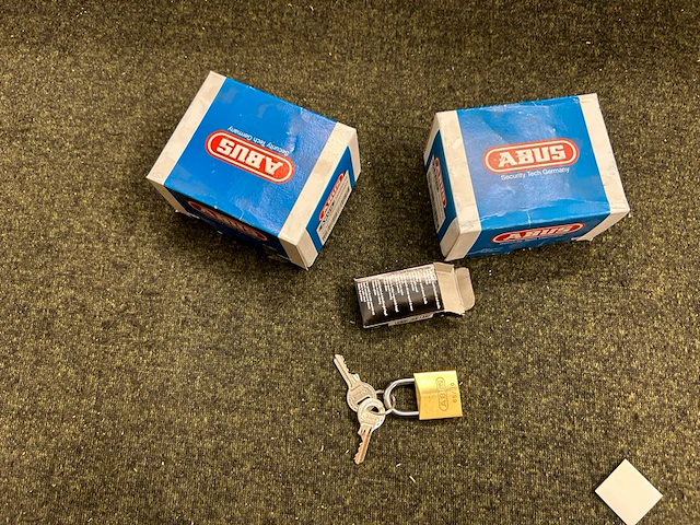 24 hangsloten abus - afbeelding 1 van  4