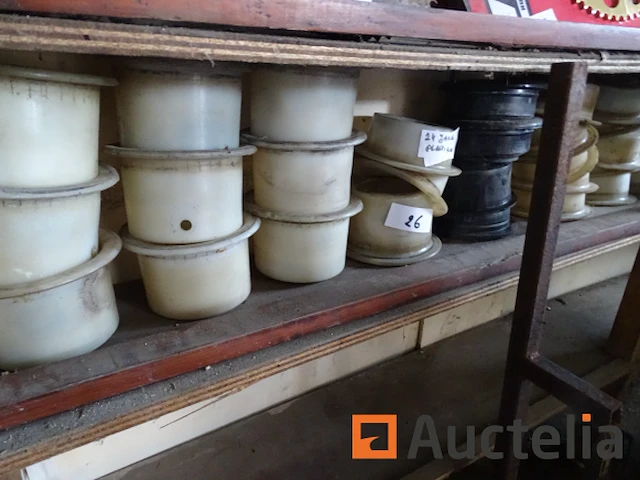 24 kunststof velgen, 4 metalen velgen - afbeelding 2 van  5