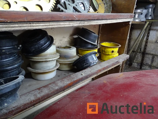 24 kunststof velgen, 4 metalen velgen - afbeelding 5 van  5
