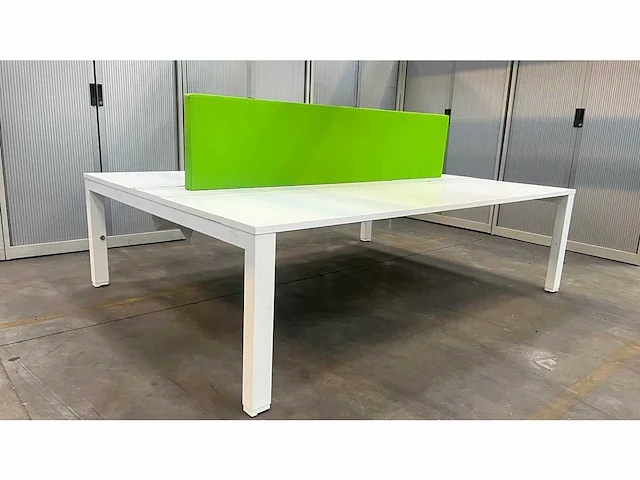 2/4 persoons vergadertafel/bureau - bureau (2x) - afbeelding 1 van  9