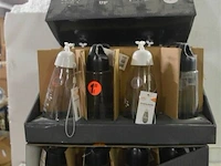 ± 24 plast drinkflessen - afbeelding 1 van  2
